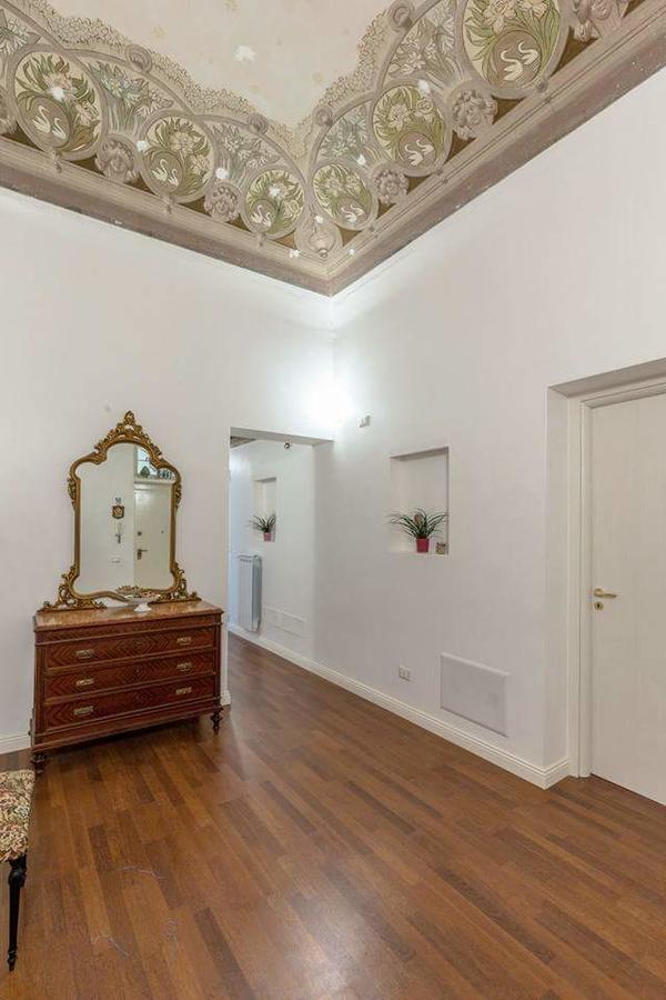 Capo Domus Bed & Breakfast Palermo Bagian luar foto