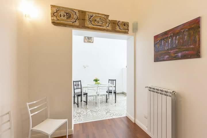 Capo Domus Bed & Breakfast Palermo Bagian luar foto